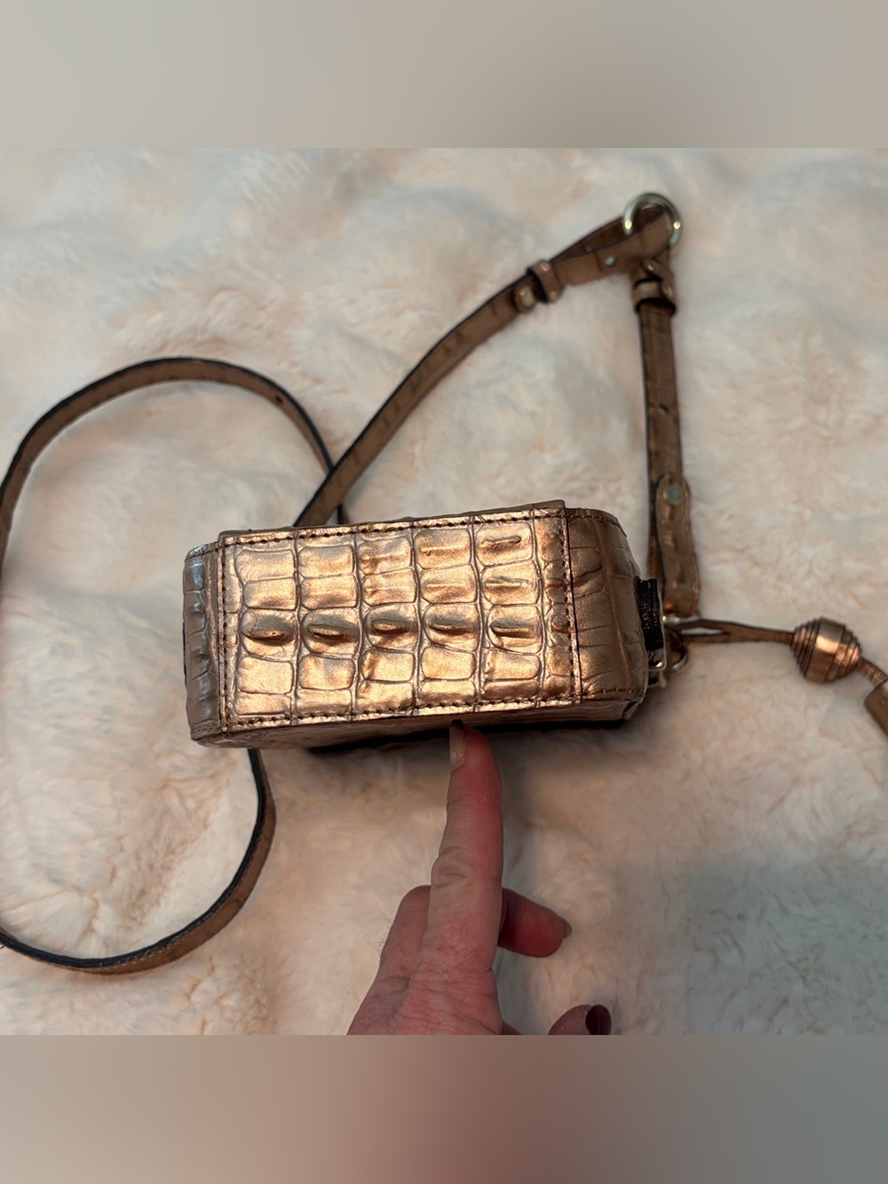 Brahmin Metallic Gold Croc-leather Embossed Crossbody with Tassel - Picture 2 of 6
